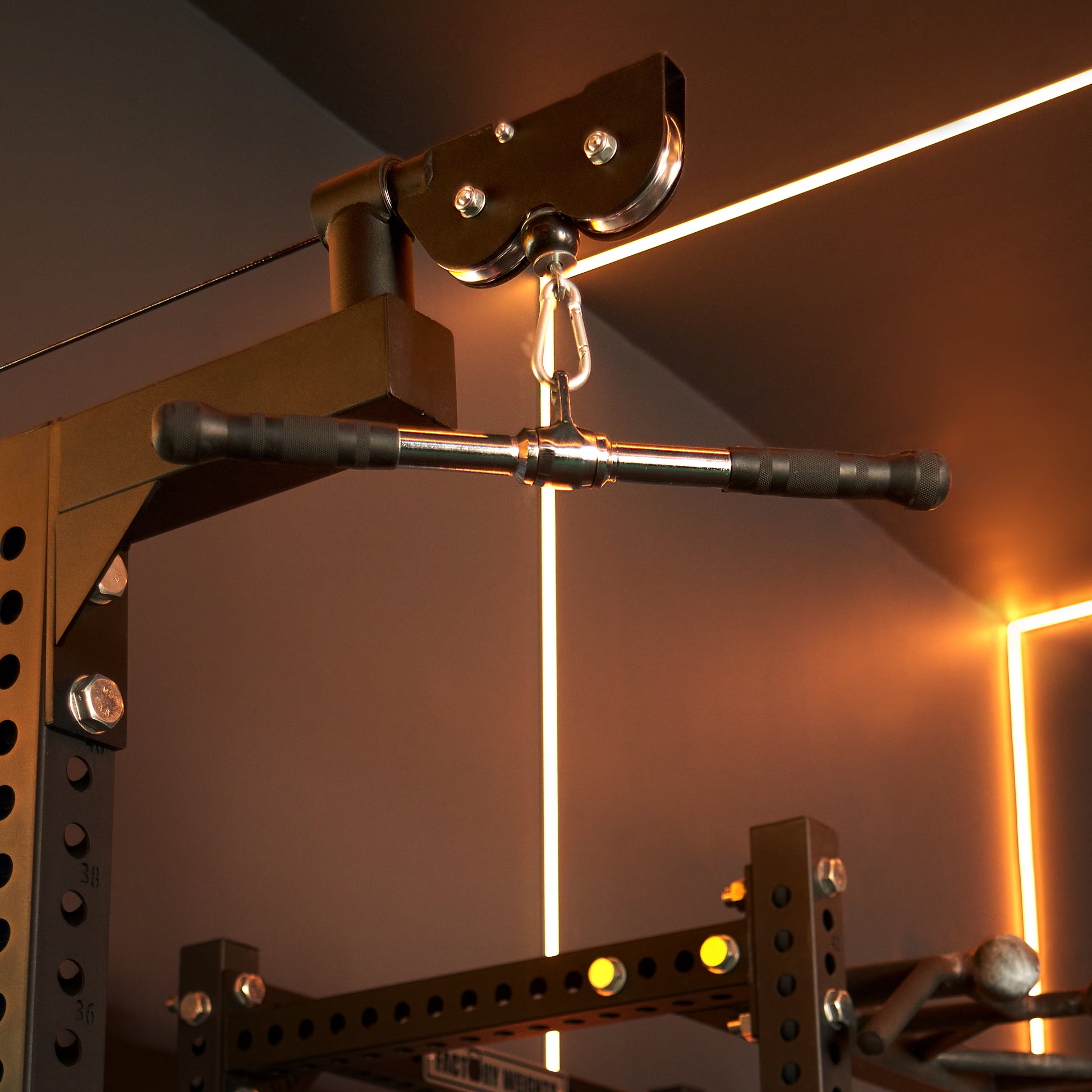 Rotating Straight Bar Cable Attachment with Rubber Grips 