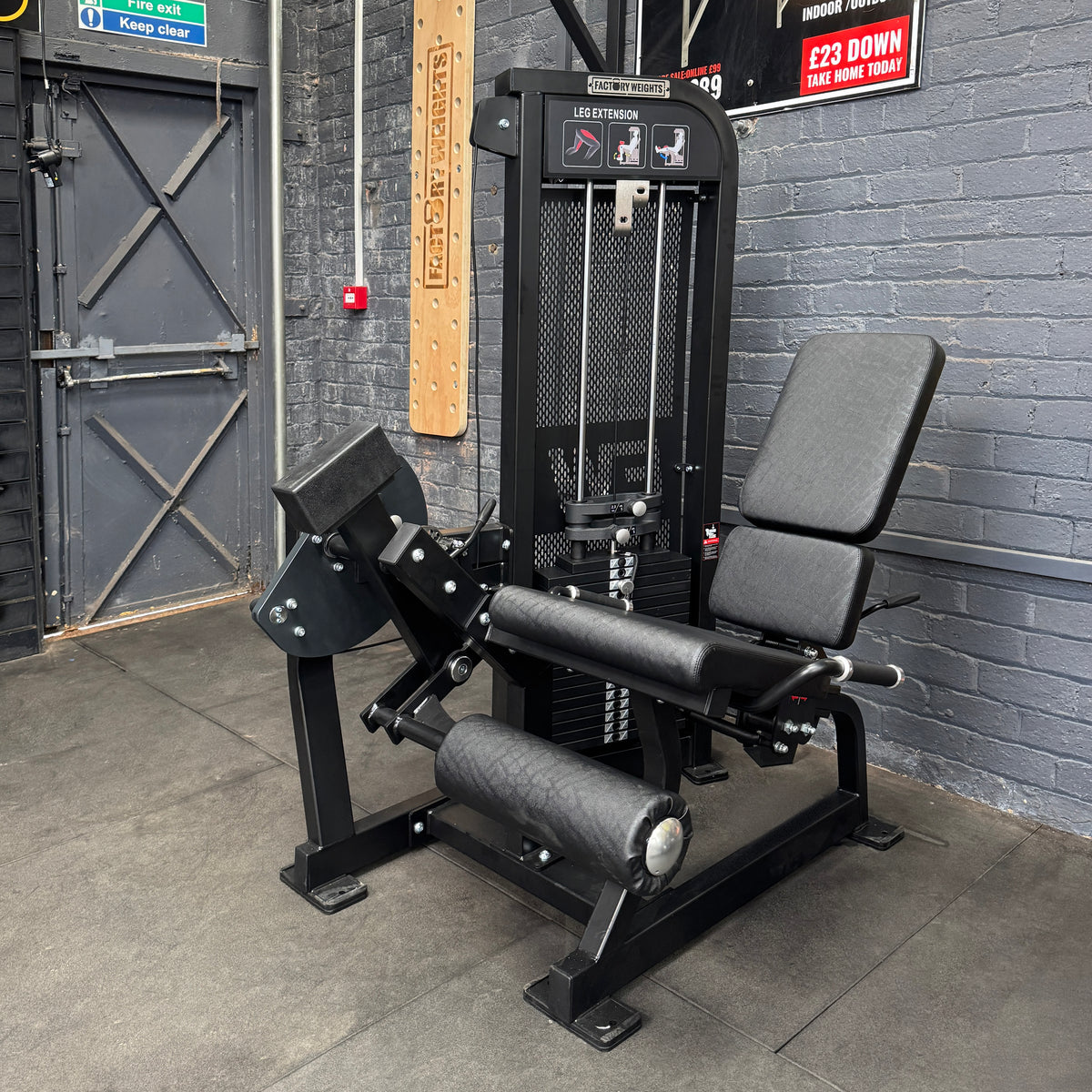 Core Series 120kg Pin-Selected Leg Extension
