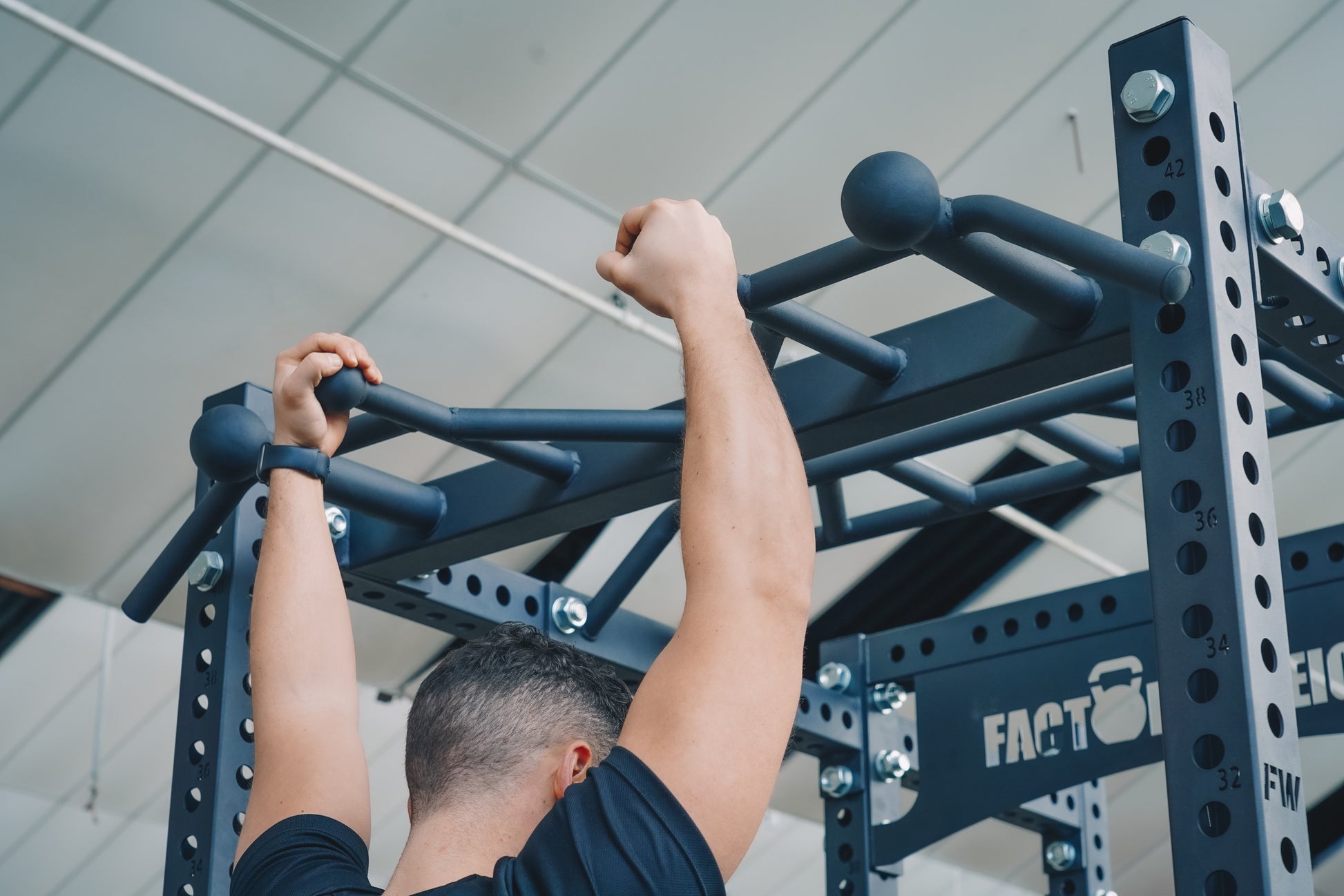 Omni Pull Up Bar 